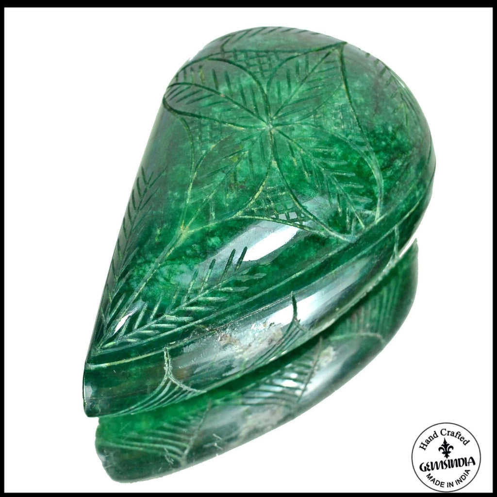 Brazilian Emerald Carving, Green — 110 x 72 x 50 mm, 2890 Ct, Brazil
