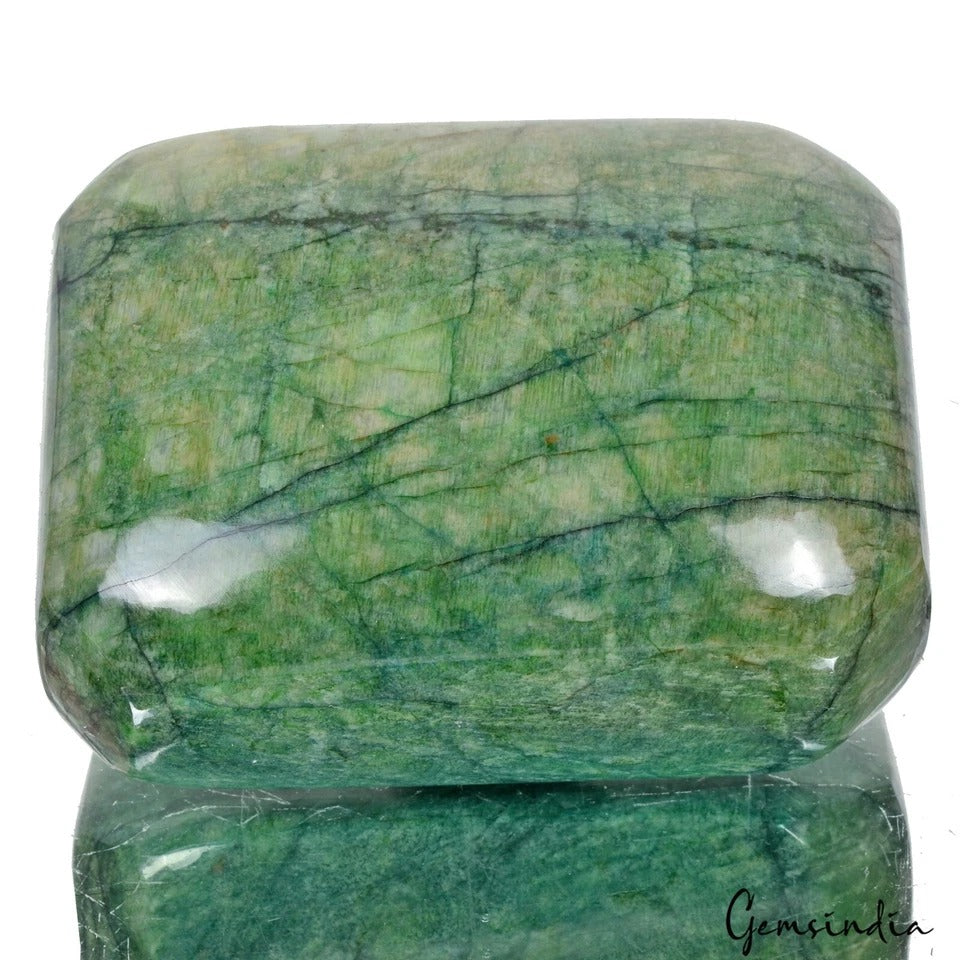 Emerald Cabochon, Green — 88x66x41 mm, 2630 Ct, Brazil