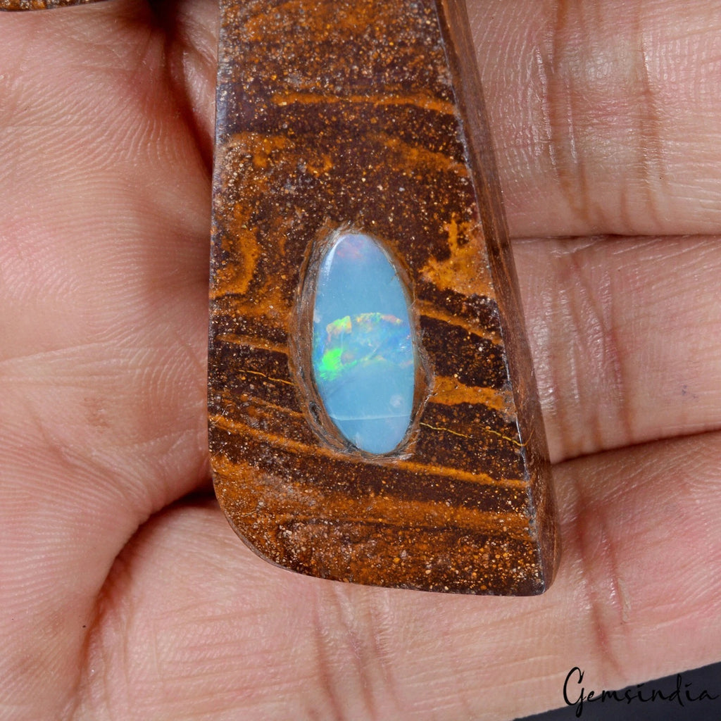 Opal Jewelry, Untreated — 68x52x10 mm, 210.20 Ct, Australia