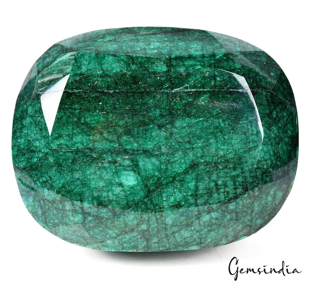 Emerald Loose Gemstone, Green — 5.5 Kg, Brazil
