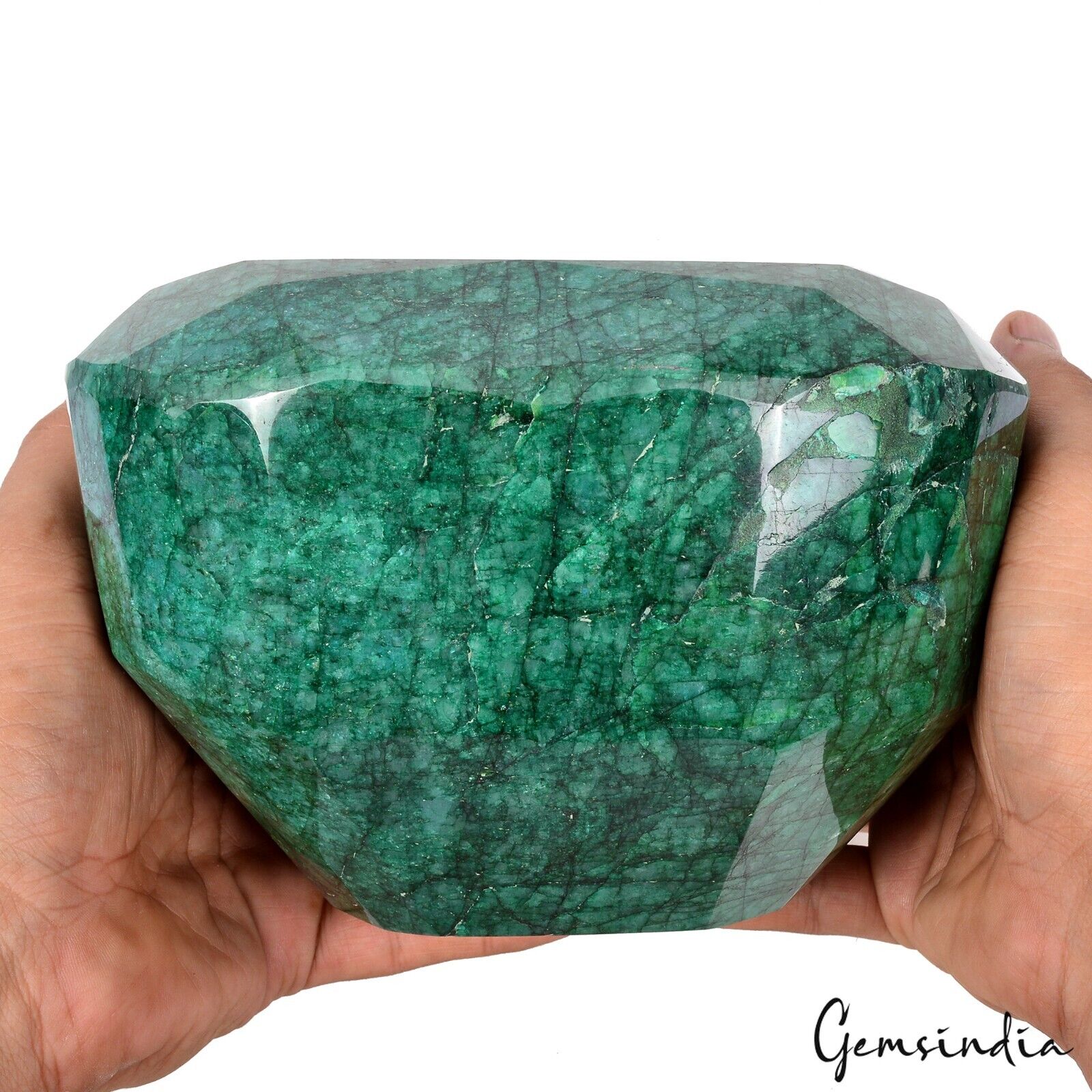 Emerald Loose Gemstone, Green — 5.5 Kg, Brazil