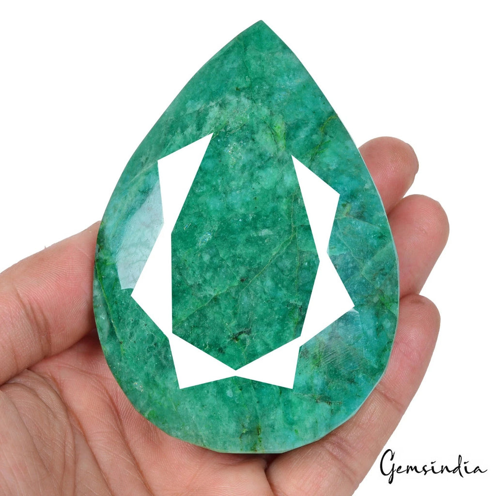 Emerald Loose Gemstone, Green — 94x65x36mm, 1560 Ct, Brazil