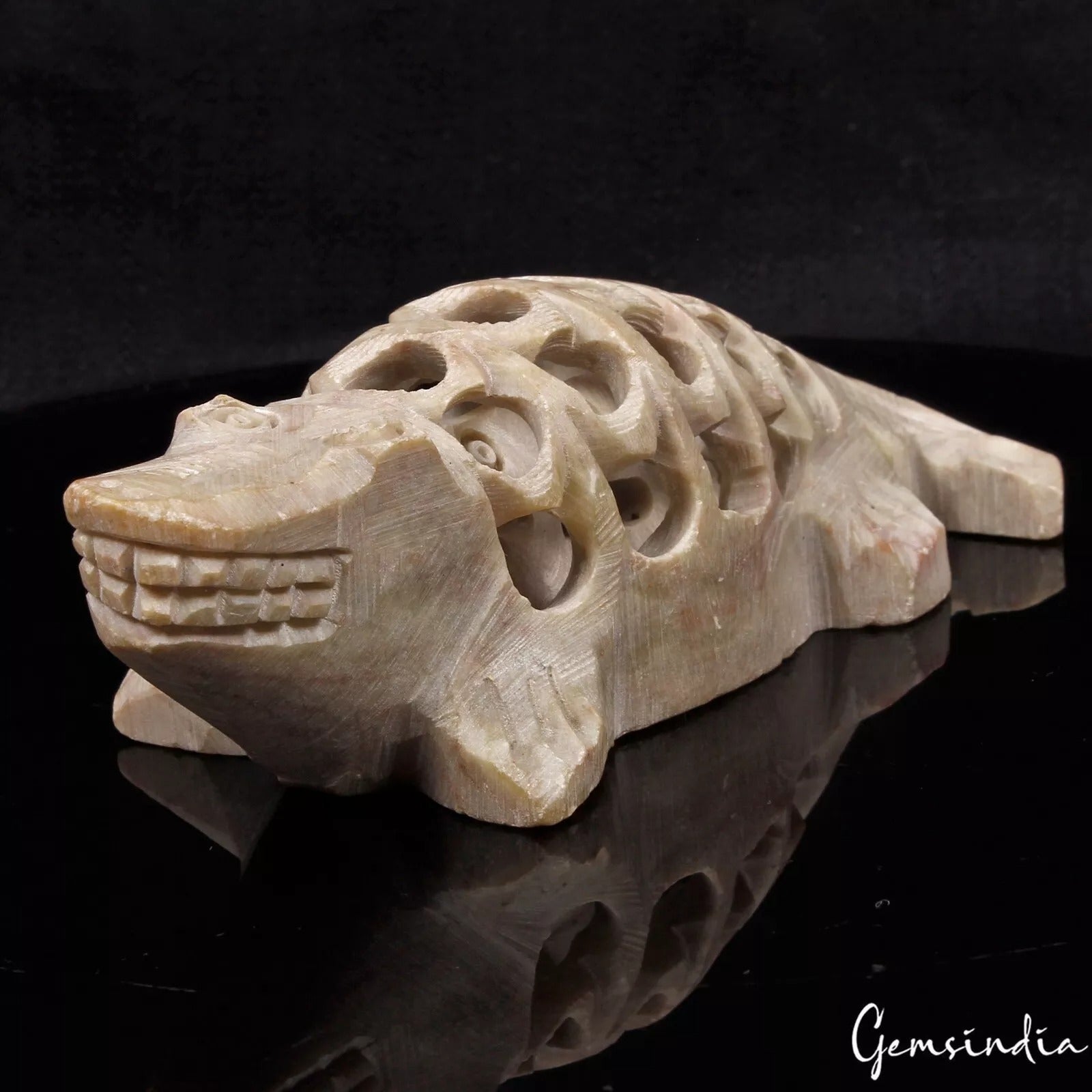 Soapstone Crocodile Figurine, Untreated — 127x52x38 mm, 1060 Ct
