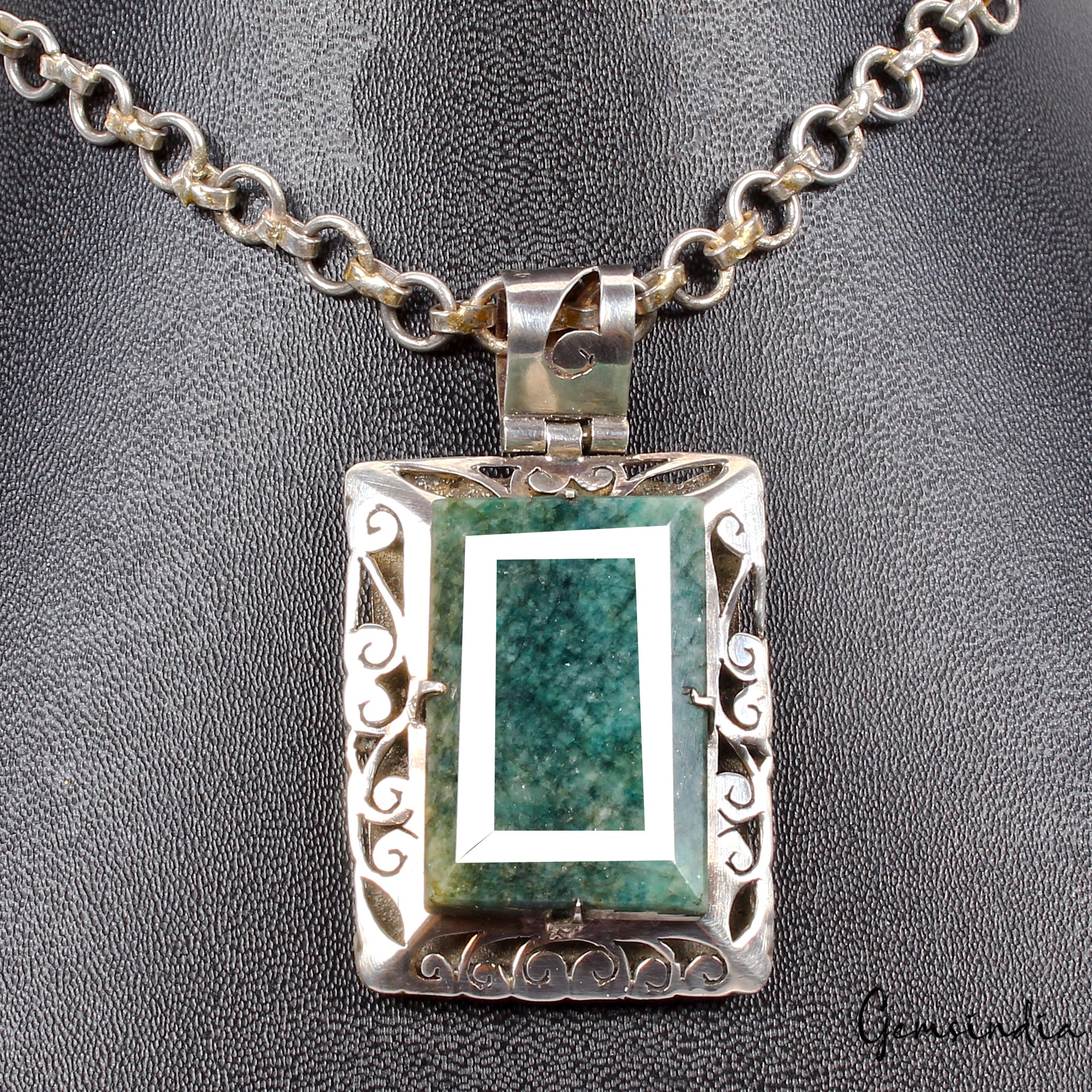 Emerald Loose Gemstone, Green — 54x31x14mm, 117.80 Ct (23.50 g)