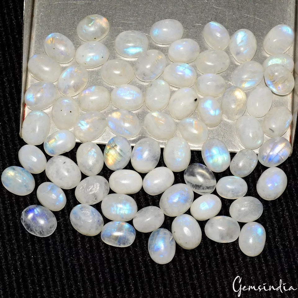 Moonstone Lot, Cabochon, Untreated, Blue — 65 Pieces, 8mm to 9mm, 136.70 Ct, Madagascar