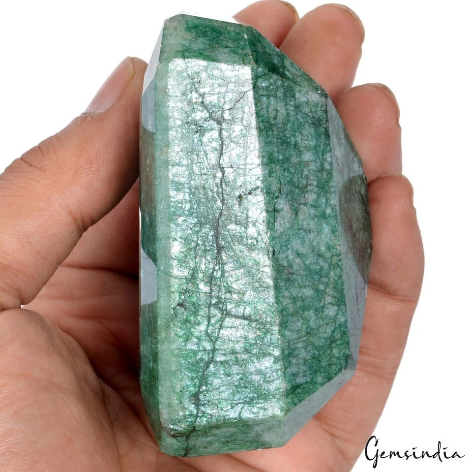 Emerald Loose Gemstone, Green — 85x58x44 mm, 2020 Ct, Brazil