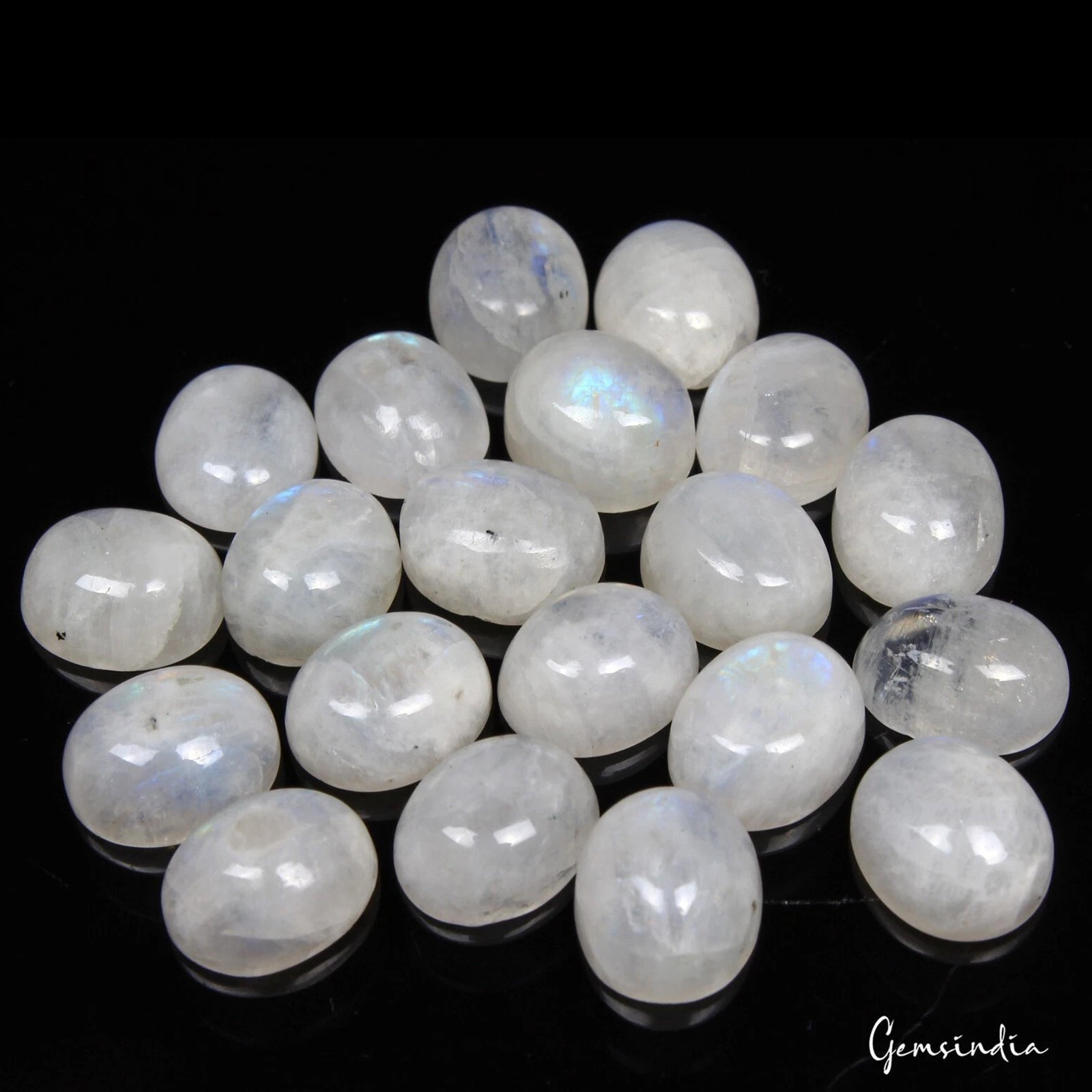 Moonstone Lot, Cabochon, Blue — 20 Pieces, 11mm to 12mm, 107.50 Ct, Madagascar