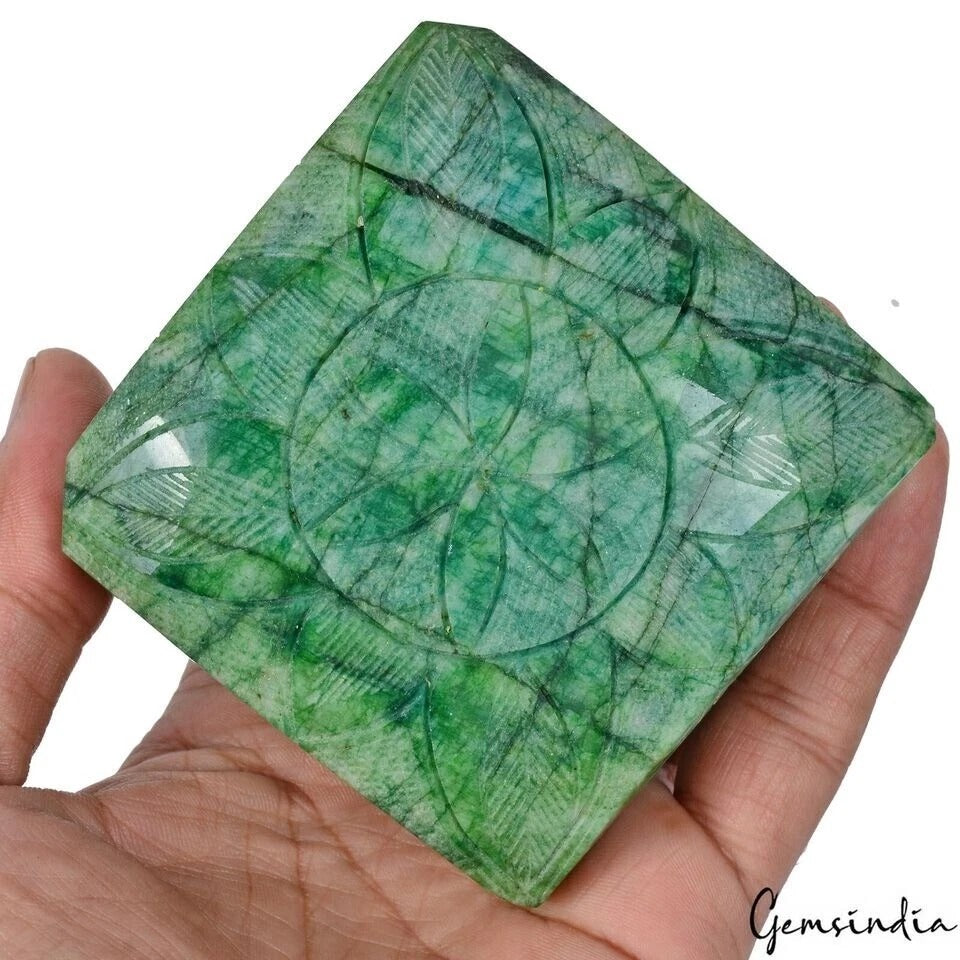 Emerald Loose Gemstone, Green — 78x77x53 mm, 3100 Ct, Brazil
