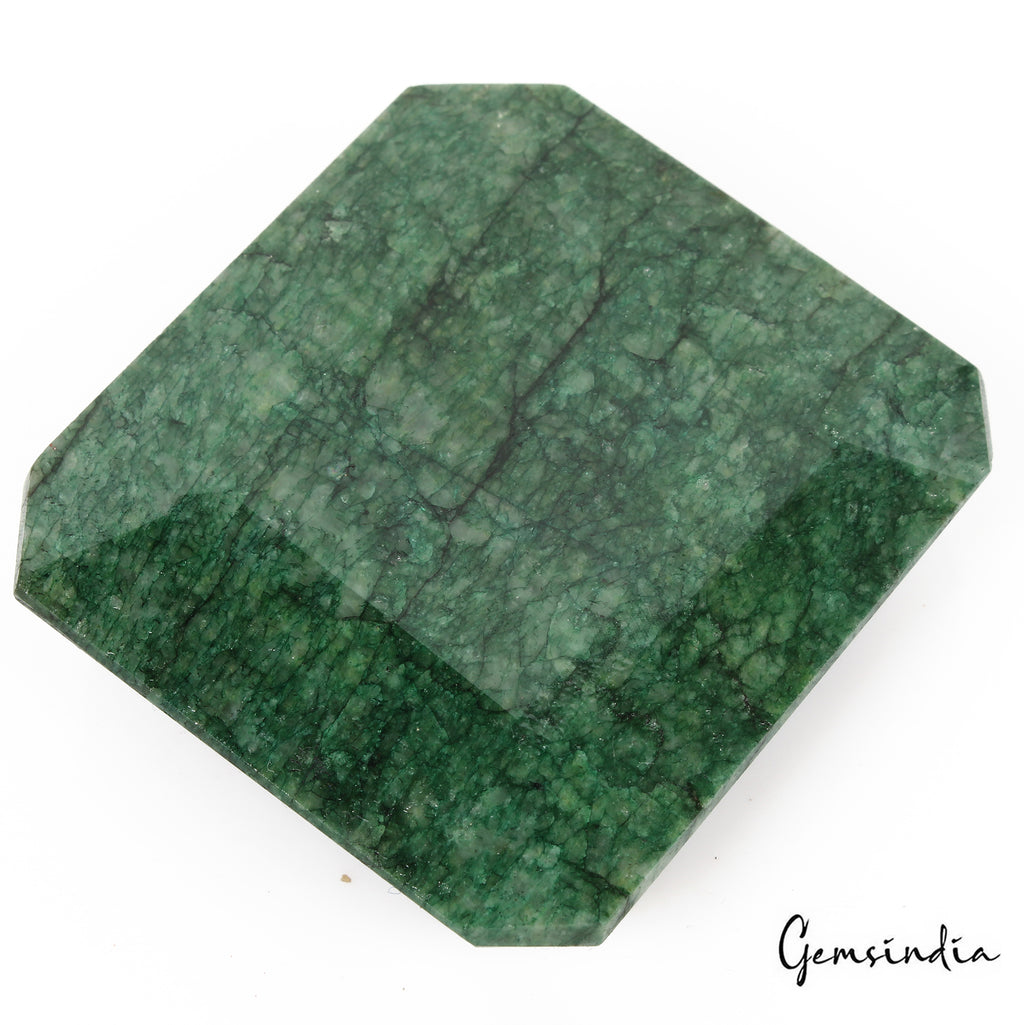 Emerald Loose Gemstone, Green — 65x60x21 mm, 730 Ct, Brazil