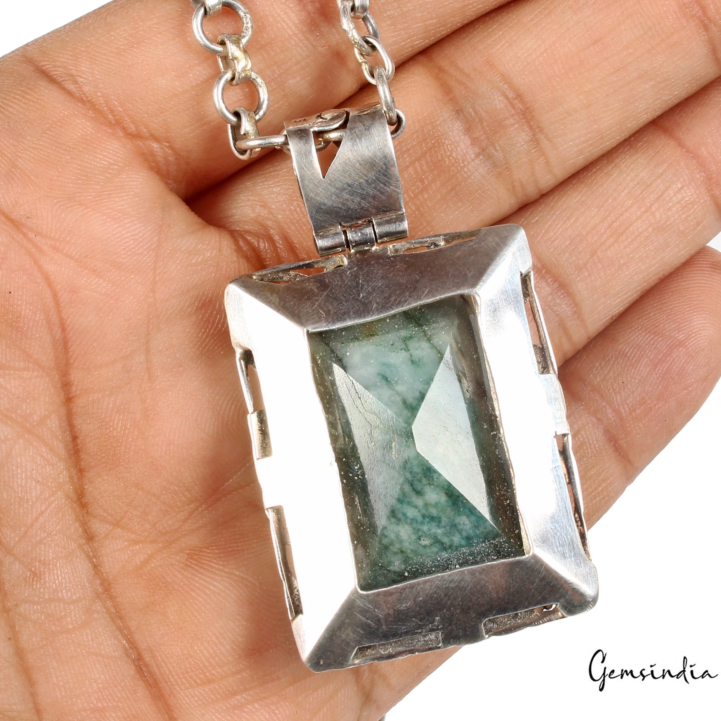Emerald Loose Gemstone, Green — 54x31x14mm, 117.80 Ct (23.50 g)