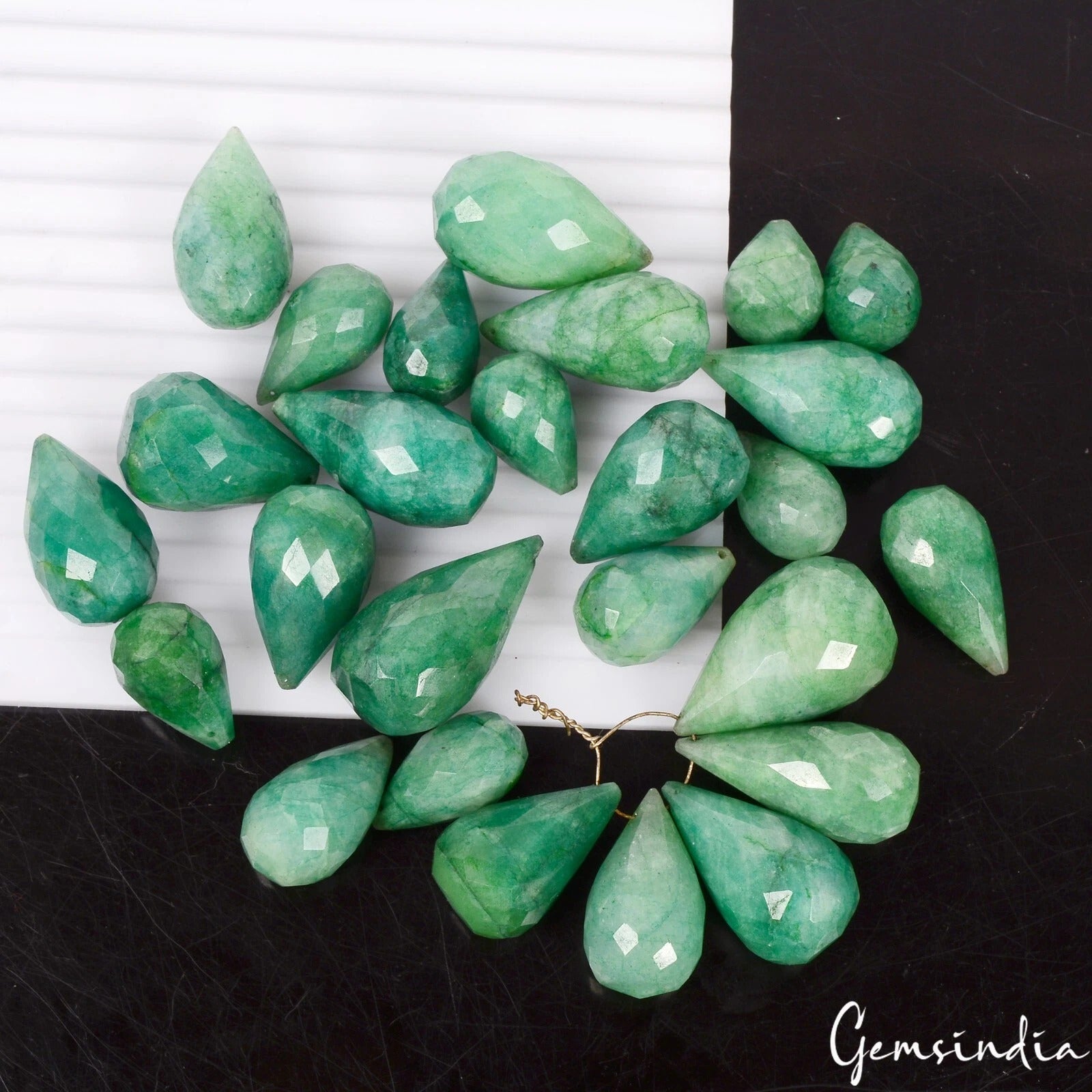 1000 Ct/26 Pcs Natural Brazilian Green Emerald Pear Checker Cut Drill Briolette