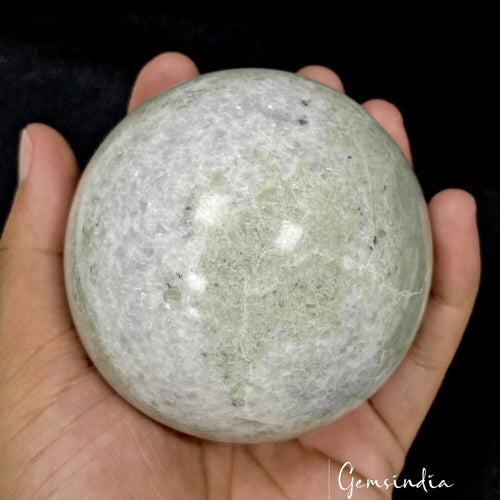 Agate Sphere — 3.5" in diameter, 0.7 Kg (3500 Ct), Madagascar