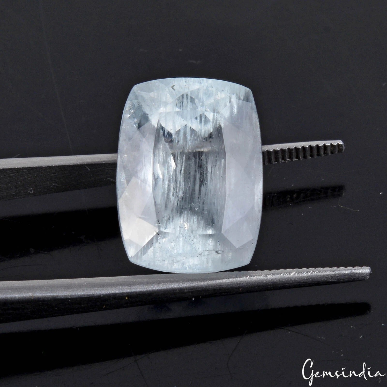 Aquamarine Loose Gemstone, Untreated, Blue — 15x11x9 mm, 11.00 Ct, India