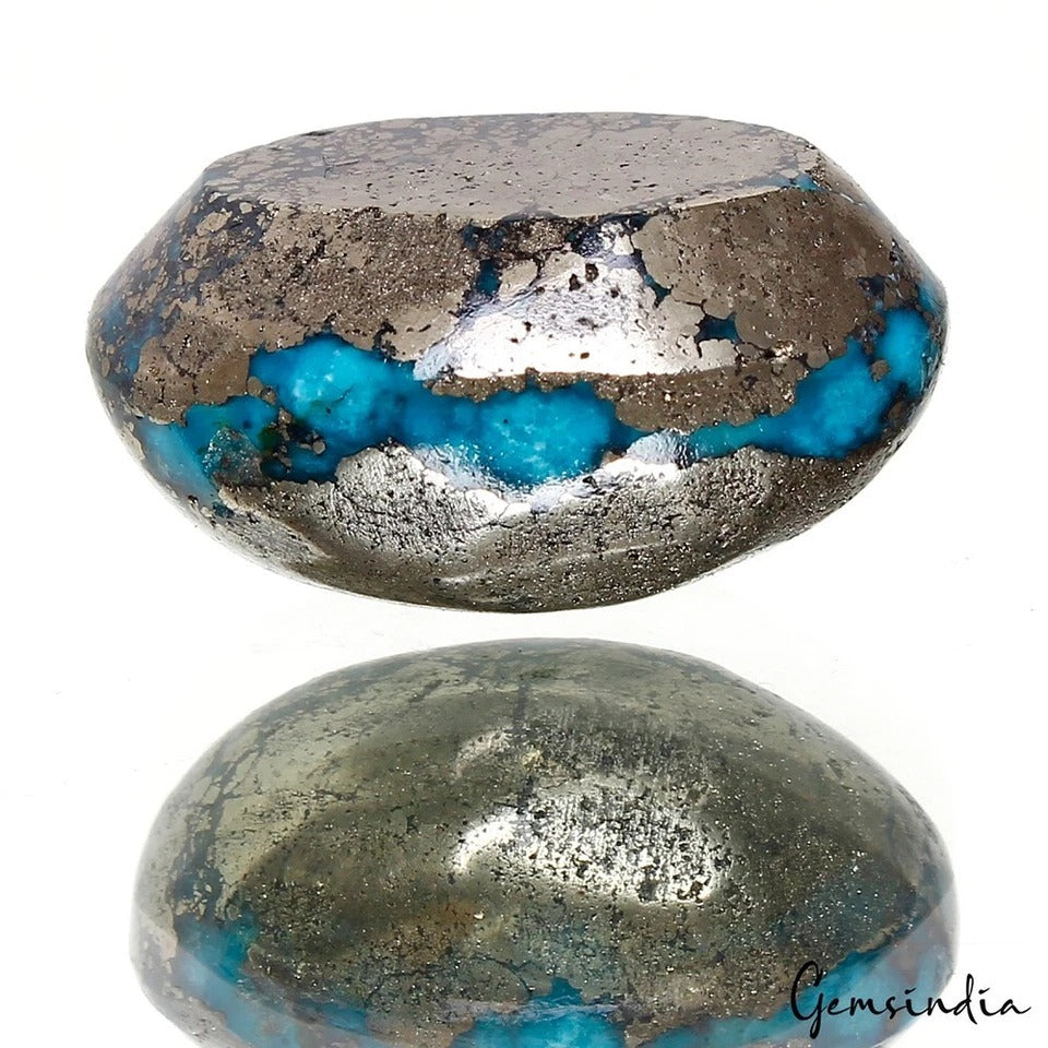 Turquoise Cabochon, Oval cabochon, Untreated — 30x19x16 mm, 105.80 Ct