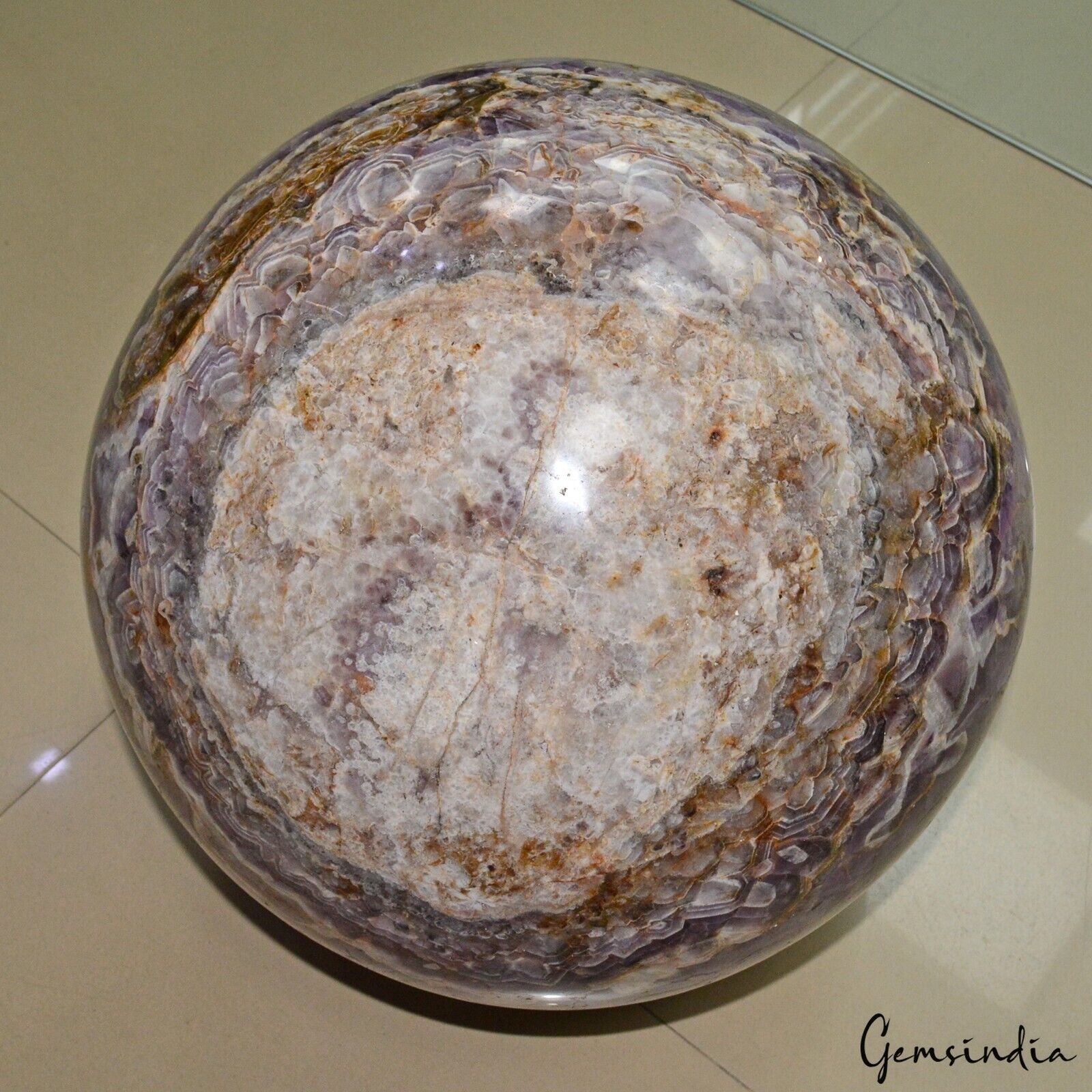 Amethyst Sphere — 15 Inch in diameter, 66 Kg (330000 Ct), Brazil
