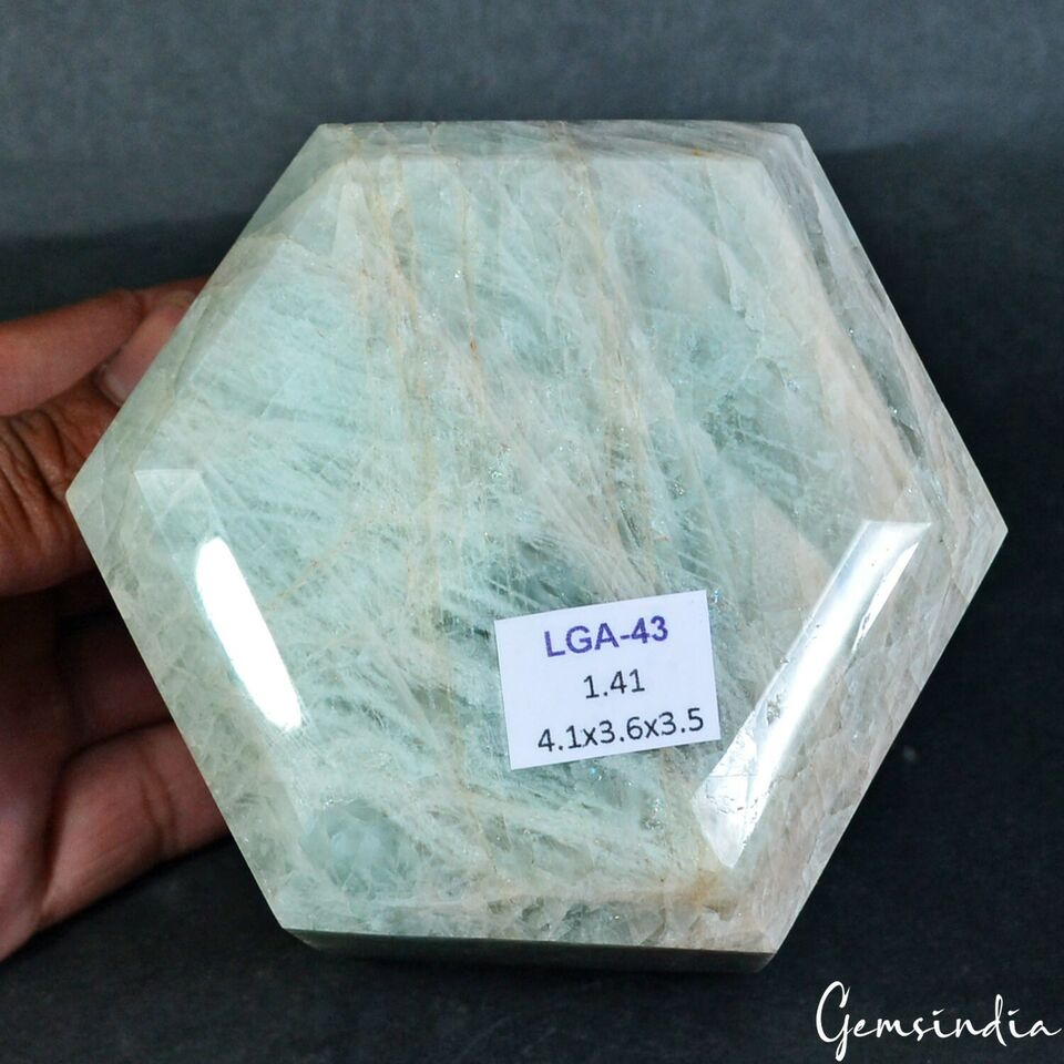 Beryl Loose Gemstone, Untreated — 4.1x3.6x3.5 Inch, 7050 Ct (1.41 Kg), Brazil