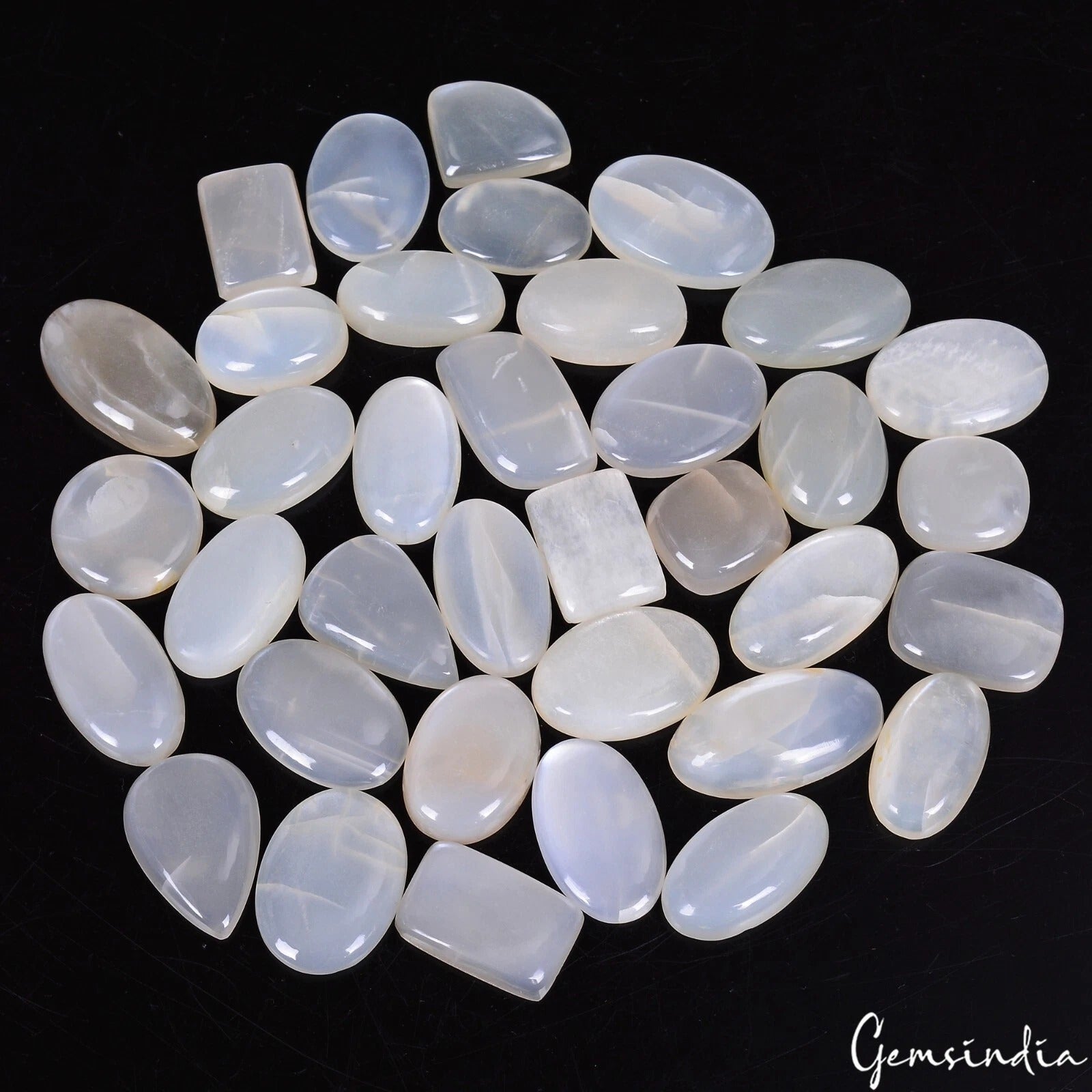 Moonstone Lot, Cabochon — 36 Pieces, 14mm to 25mm, 440 Ct, Madagascar