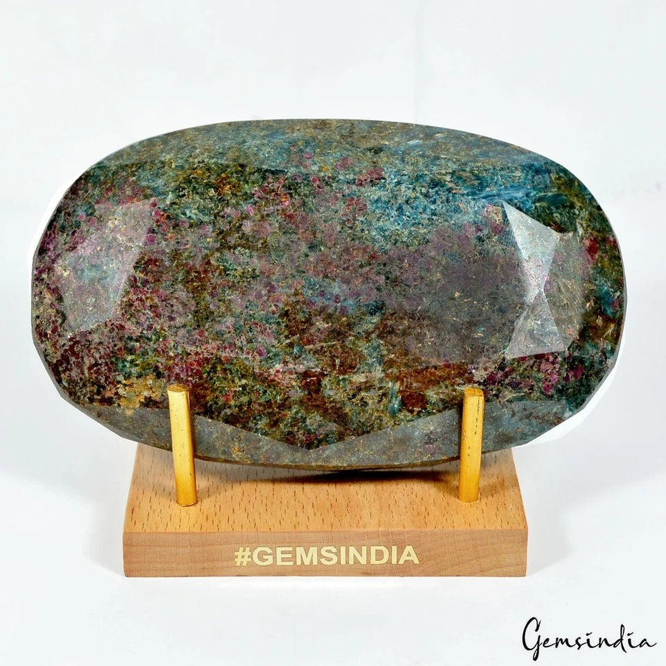 Ruby Kyanite Loose Gemstone, Oval Faceted, Untreated — 119x72x31 mm, 3040 Ct, Madagascar