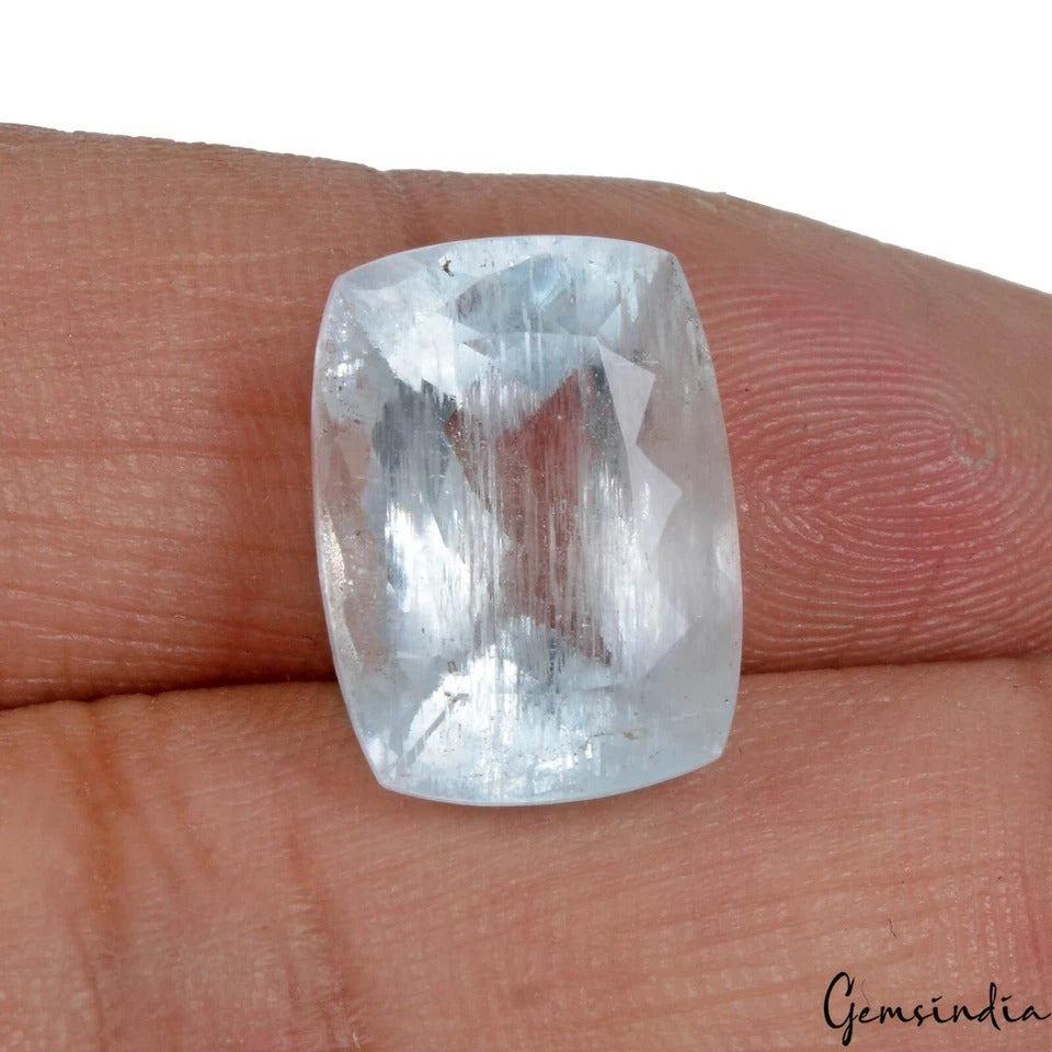 Aquamarine Loose Gemstone, Untreated, Blue — 15x11x9 mm, 11.00 Ct, India