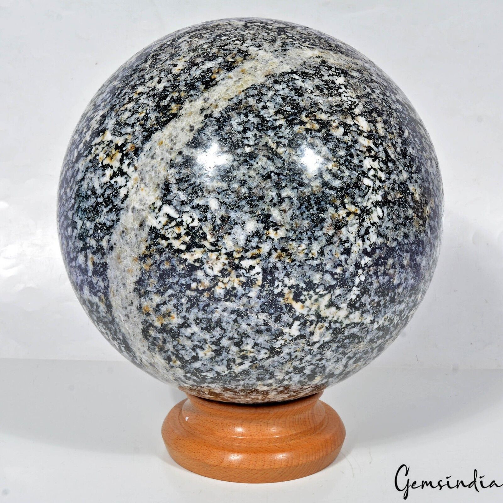 Obsidian Sphere — 7.9 Inch in diameter, 11.54 Kg (57700 Ct), Madagascar