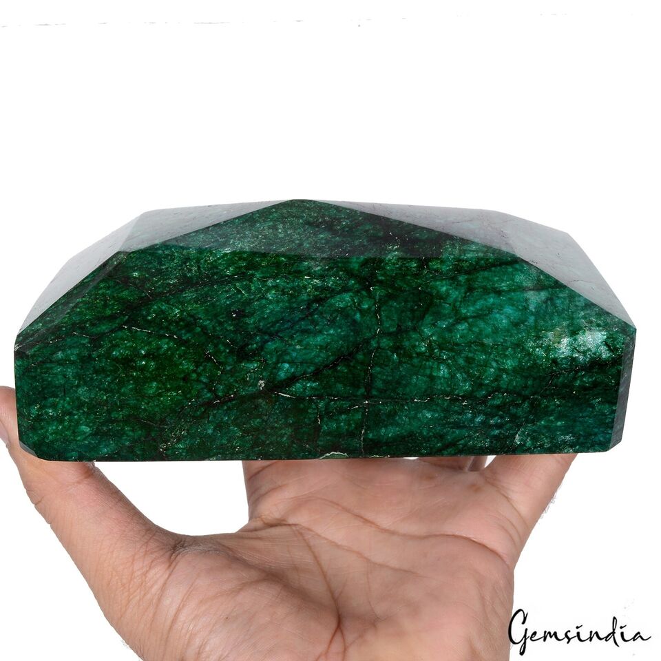 Emerald Loose Gemstone, Color Enhanced, Green — 6x3.75x2 Inch, 8900 Ct (1.78 Kg), Brazil