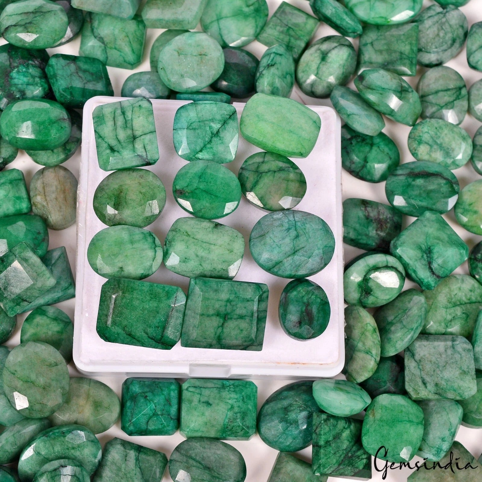 1820 Ct/154 Pcs Natural Brazilian Green Emerald Mix Faceted Cut Gems For Jewelry