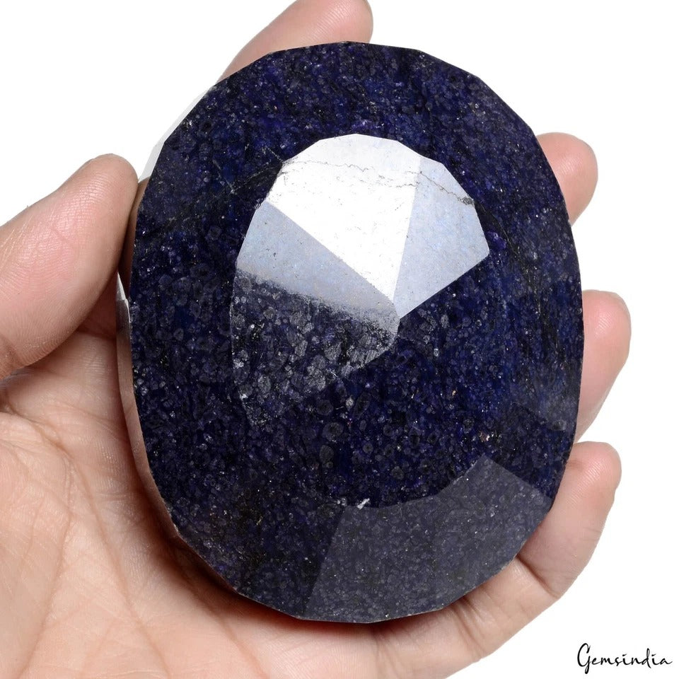 Blue Sapphire Loose Gemstone — 91x73x38 mm, 2600 Ct, Madagascar