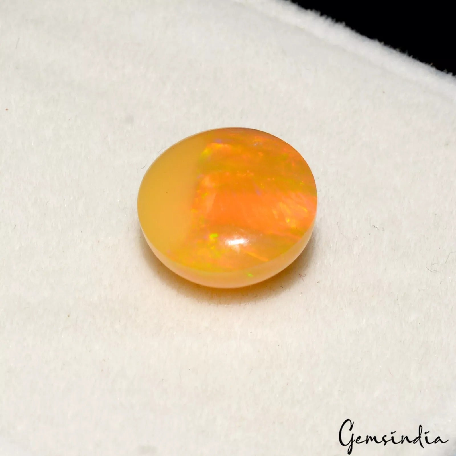 Ethiopian Opal Cabochon, Untreated — 9x6mm, 2.20 Ct, Ethiopia