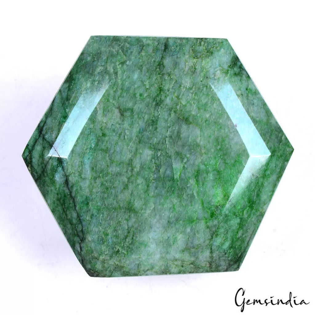 Emerald Loose Gemstone, Color Enhanced, Green — 1600 Ct (0.32 Kg), Brazil