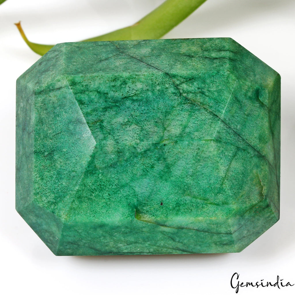 900 Cts Natural Top Green Emerald Octagon Cut Loose Earth mined Gemstone, Brazil