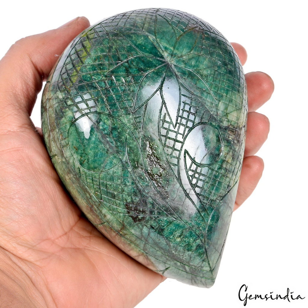 Brazilian Emerald Carving, Color Enhanced — 125x88x65 mm, 5430 Ct, Brazil