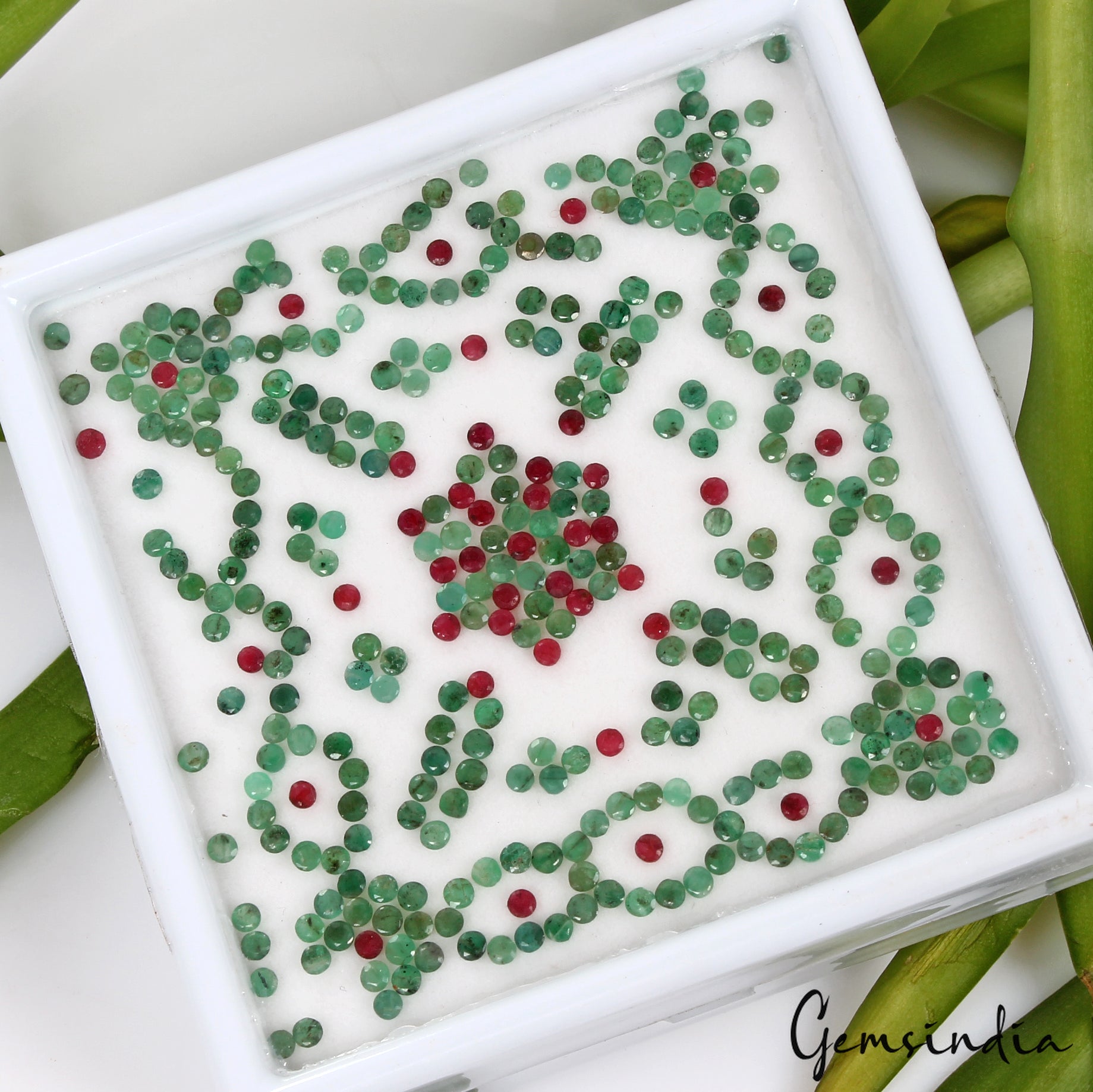 Natural Ruby & Emerald Round Facet Loose Gemstone 34.10Ct/347Pcs Lot for Jewelry