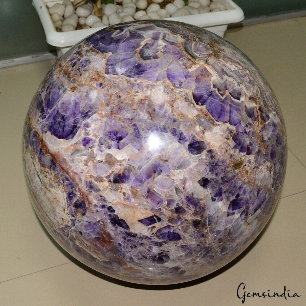 Amethyst Sphere — 15 Inch in diameter, 66 Kg (330000 Ct), Brazil