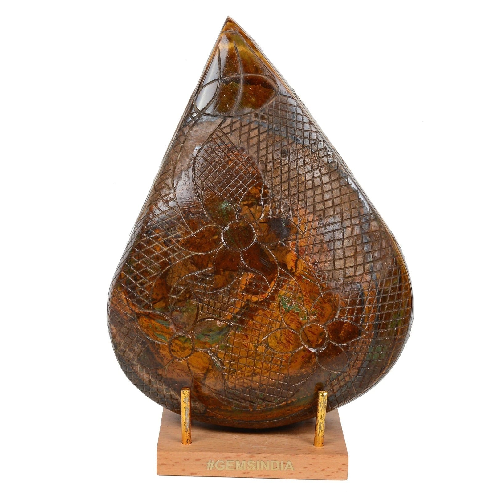 Tiger Eye Carving, Pear Carved, Untreated — 7x5x2 Inch, 1.6 Kg (8200 Ct), Madagascar