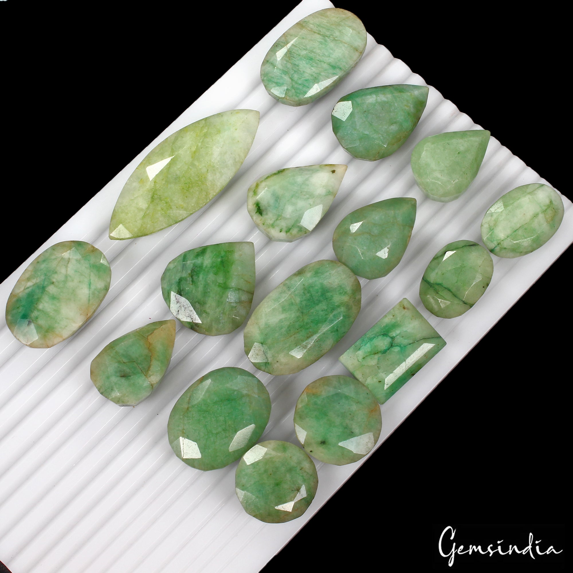 Emerald Lot, Loose Gemstone, Mix Assorted Faceted Cut, Green — 16 Pieces, 25mm to 65mm, 1420 Ct, Brazil