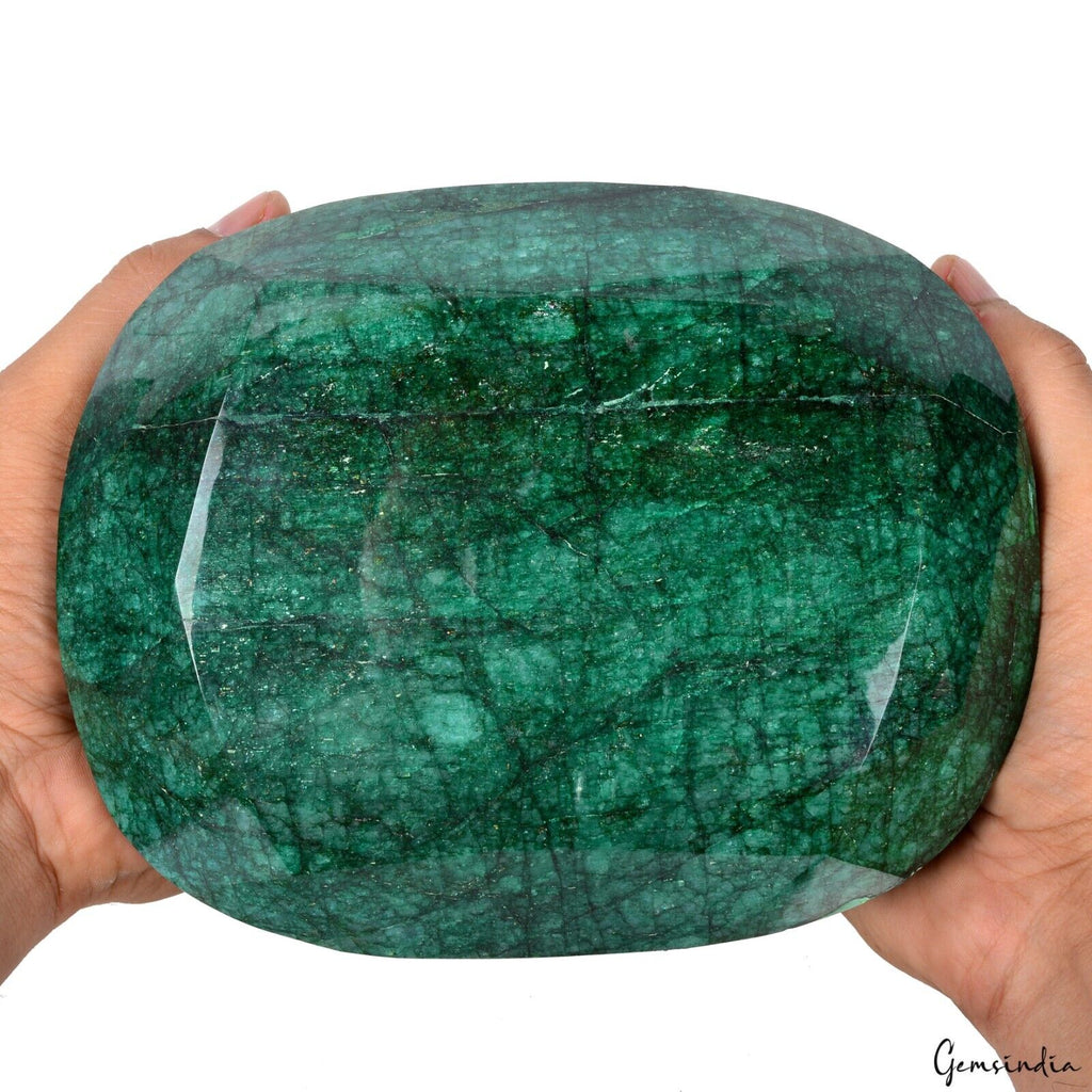 Emerald Loose Gemstone, Green — 5.5 Kg, Brazil