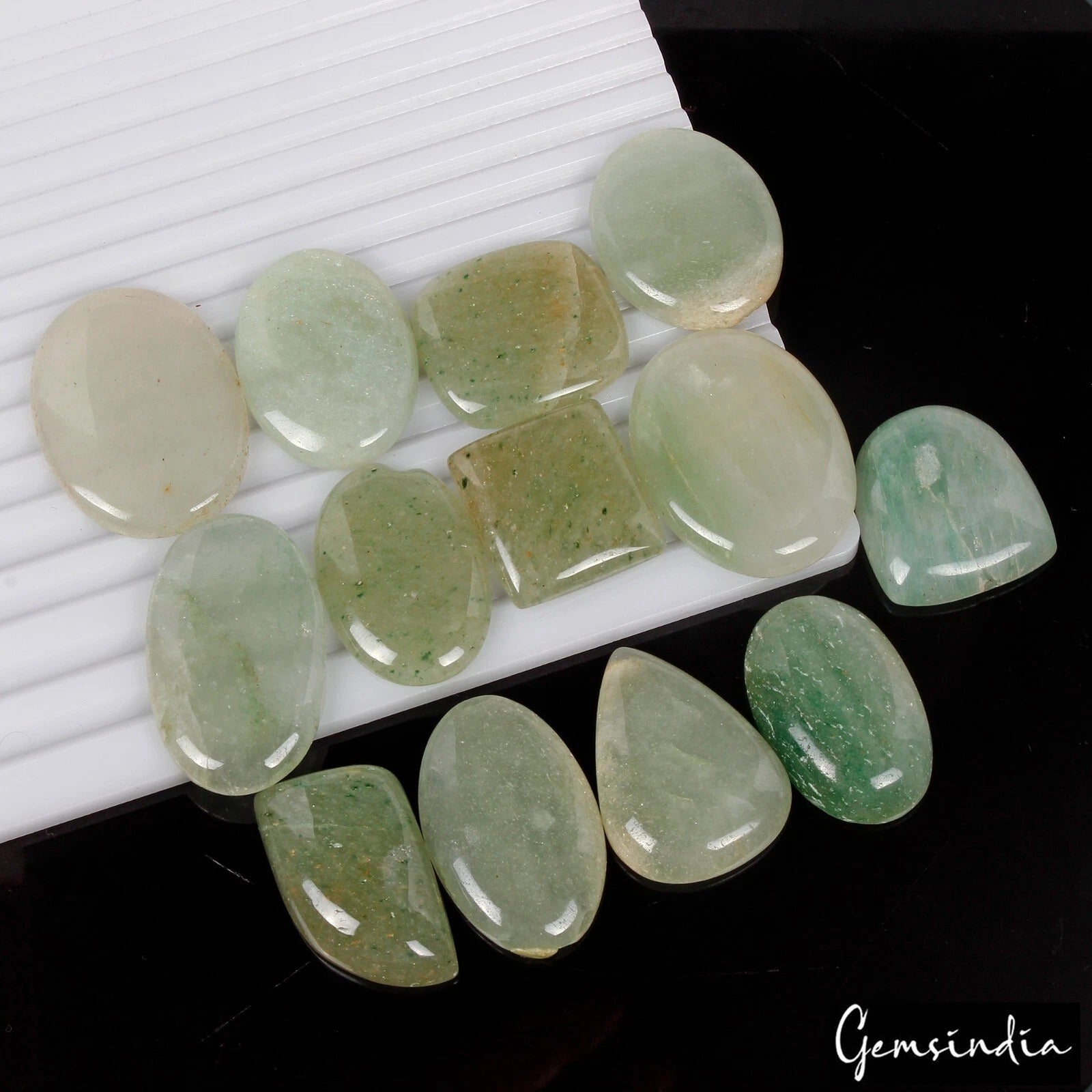Green Aventurine Lot, Cabochon, Untreated — 13 Pieces, 25mm to 39mm, 630 Ct, Madagascar