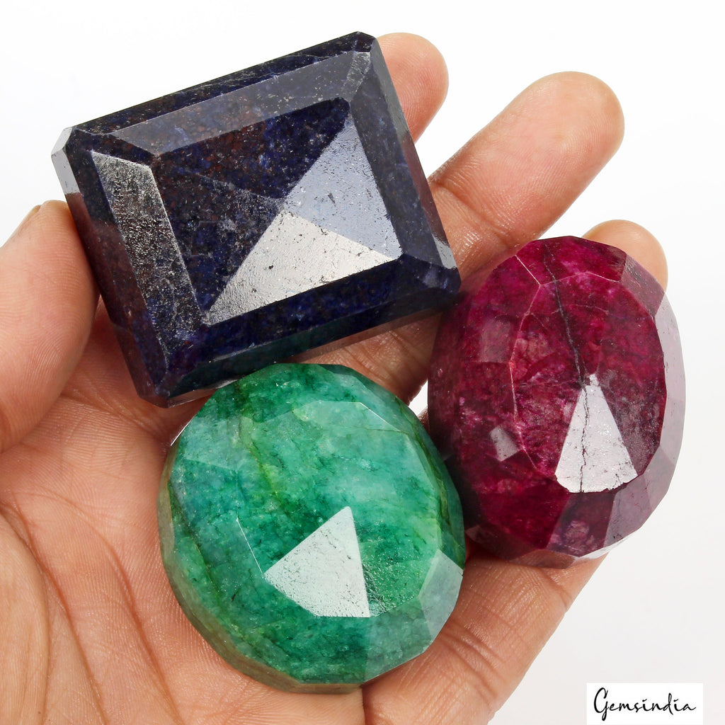 1370 Ct Natural Red Beryl, Blue Sapphire & Green Emerald Loose Mix Cut Gemstones