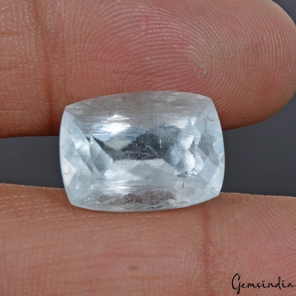 Aquamarine Loose Gemstone, Untreated, Blue — 15x11x9 mm, 11.00 Ct, India