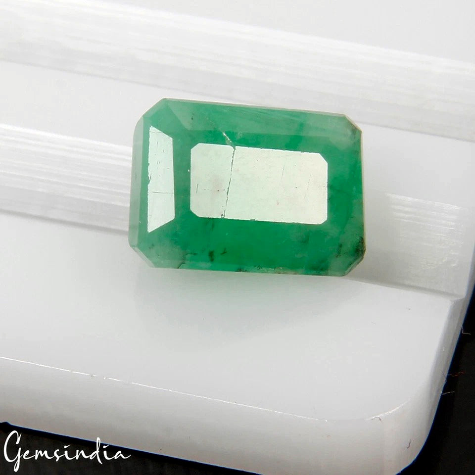 Emerald Loose Gemstone, Octagon Cut, Untreated — 8x6x5 mm, 4.30 Ct, Zambia