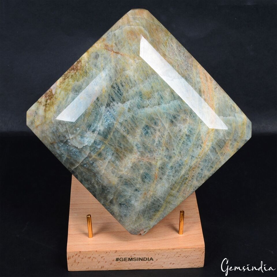 Beryl Loose Gemstone, Untreated, Blue — 5.6x5.4x3.9 Inch, 22000 Ct (4.4 Kg), Brazil