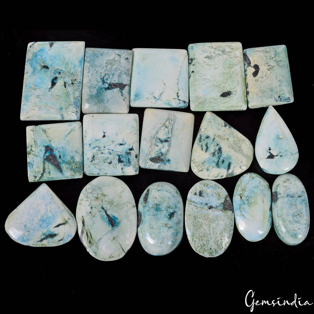 Turquoise Lot, Cabochon, Blue — 16 Pieces, 25mm to 35mm, 700 Ct