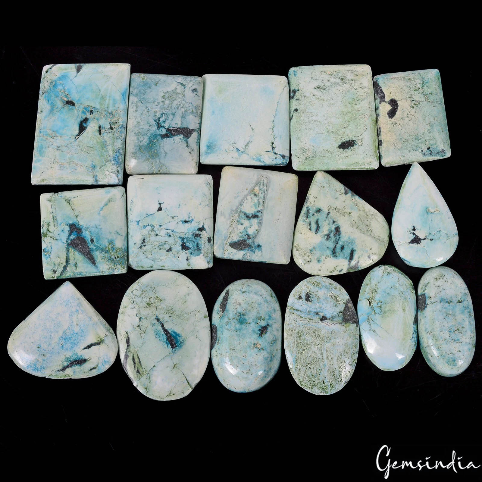 Turquoise Lot, Cabochon, Blue — 16 Pieces, 25mm to 35mm, 700 Ct