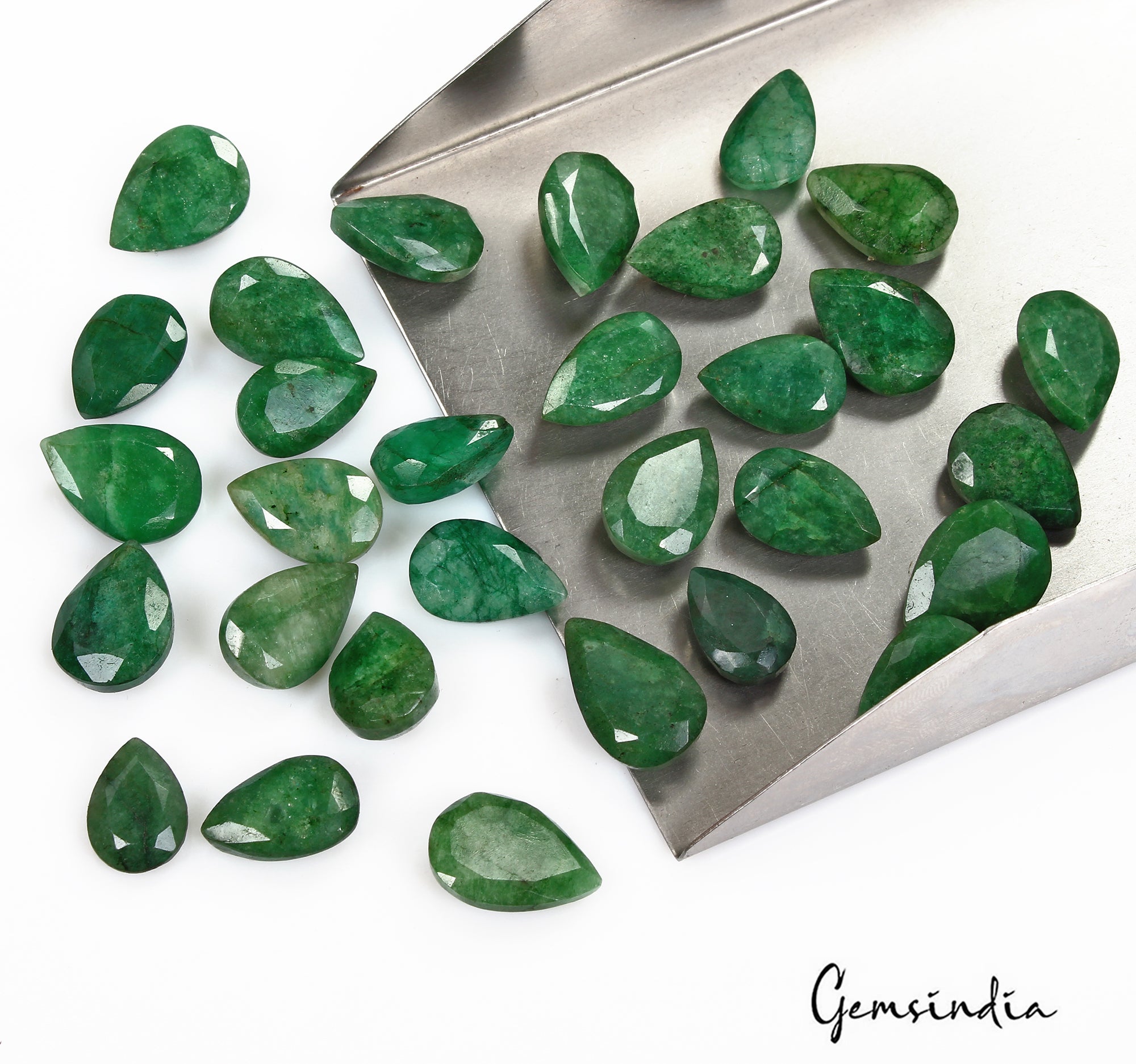 Emerald Lot, Loose Gemstone, Color Enhanced, Green — 30 Pieces, 14mm to 18mm, 248.00 Ct, Brazil