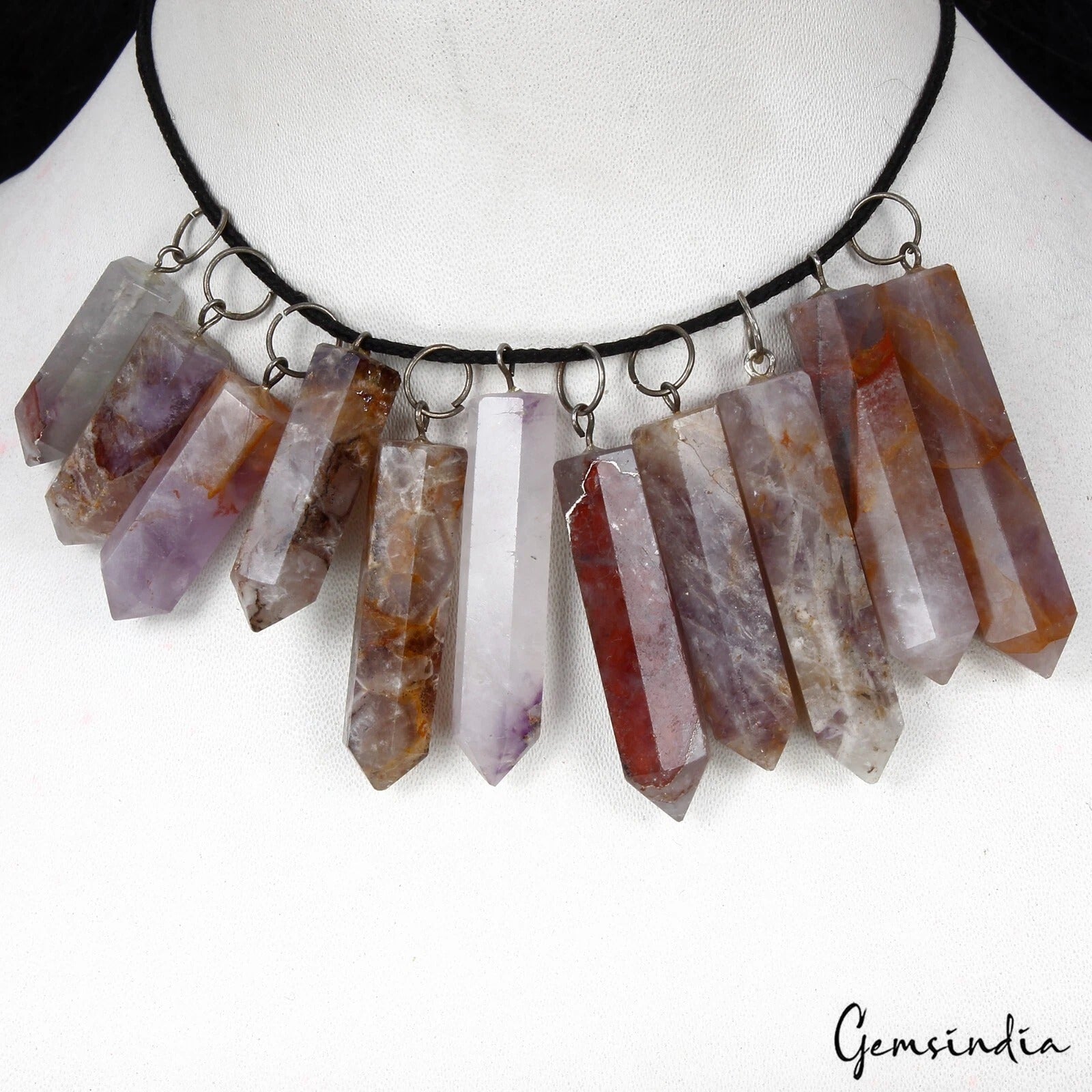 Amethyst Carving, Untreated, Bi Color — 11 Pieces, 28mm to 40mm, 400 Ct, Brazil