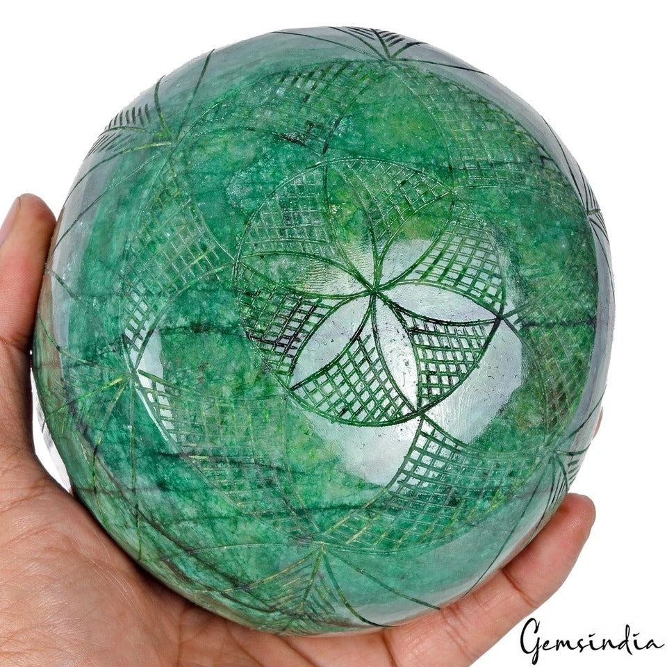 Certified 2.3Kilo Natural Brazilian Emerald Amazing Carving Earth Mined Gemstone