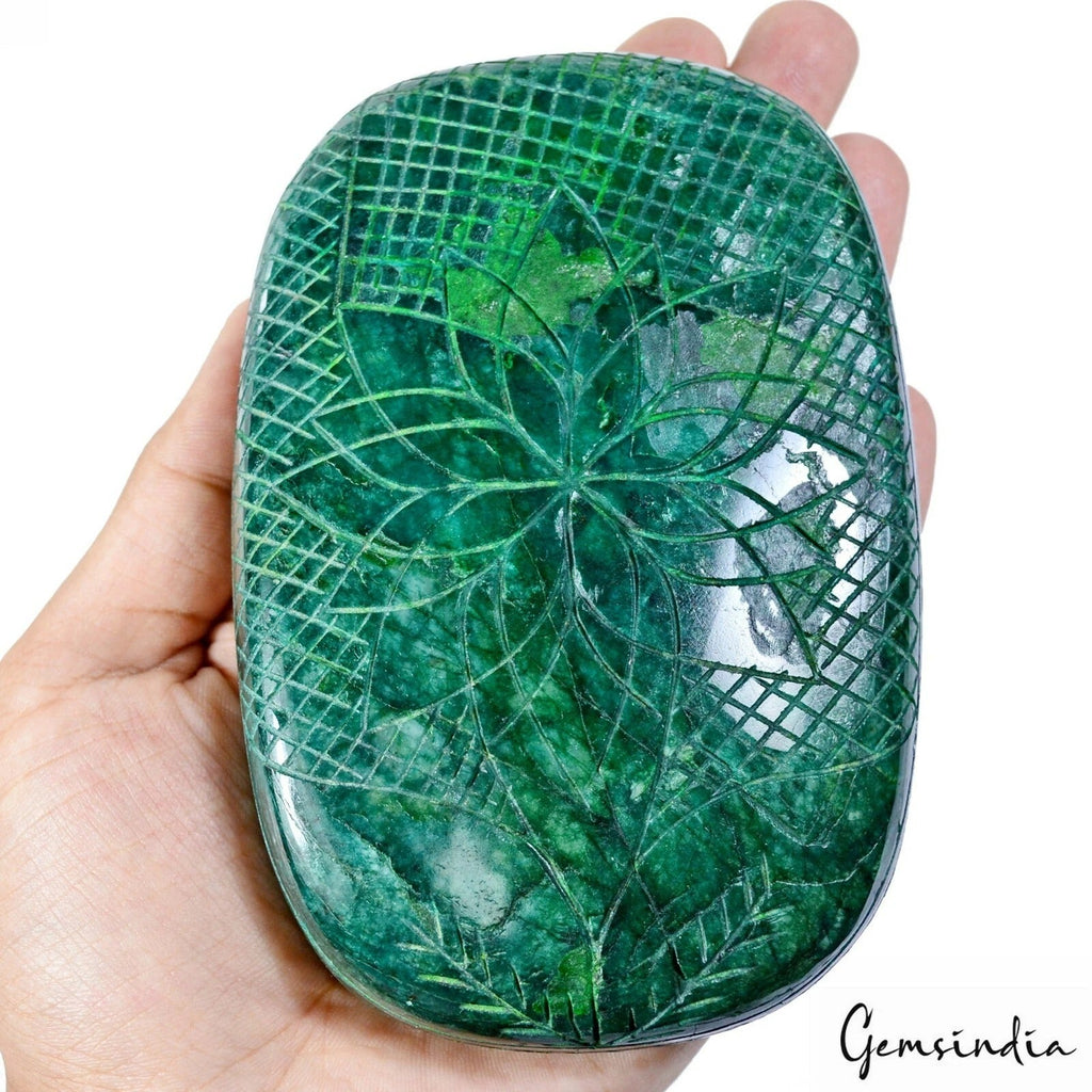 Museum Size 2800 Cts Natural Brazilian Green Emerald Oval Hand Carved Huge Gem