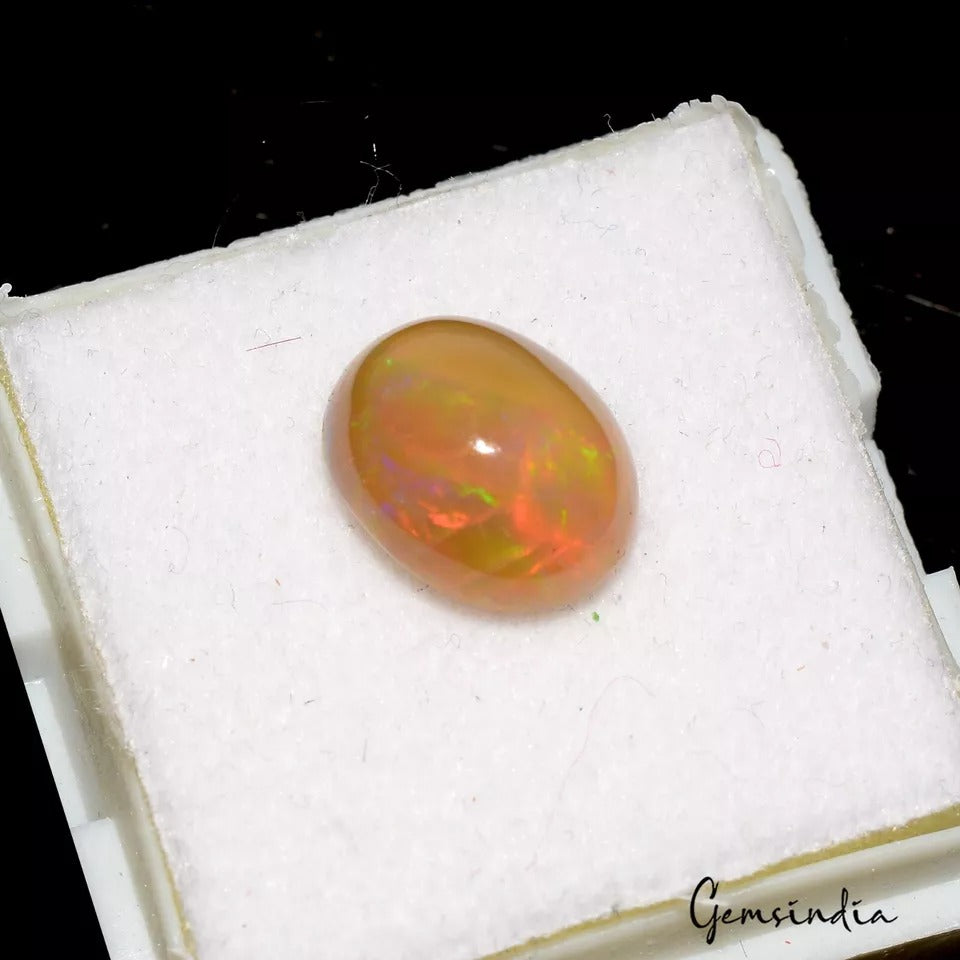 Ethiopian Opal Cabochon — 10 x 8 x 5mm, 2.50 Ct, Ethiopia