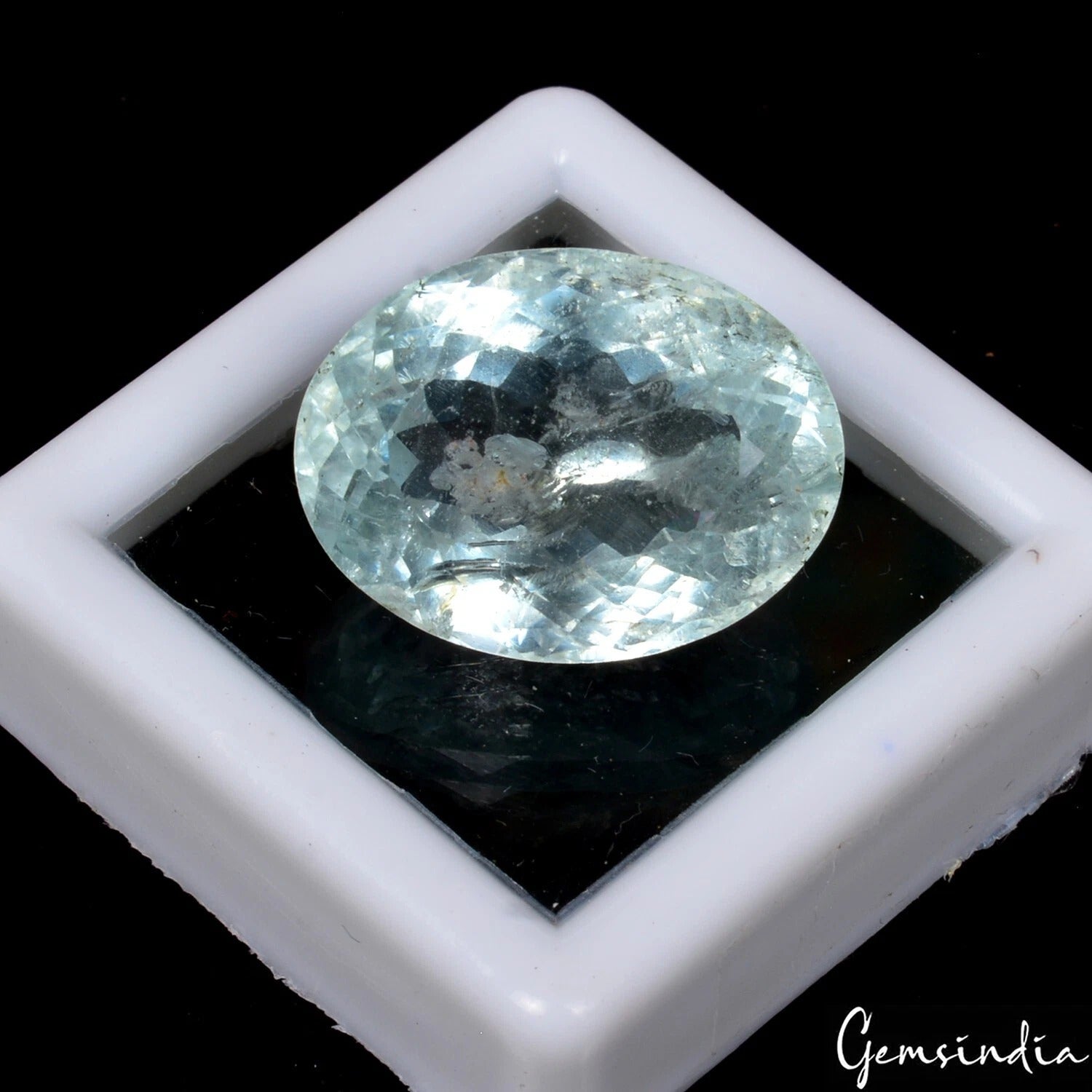 Aquamarine Loose Gemstone, Untreated, Blue — 17 x 13 x 9mm, 15.40 Ct