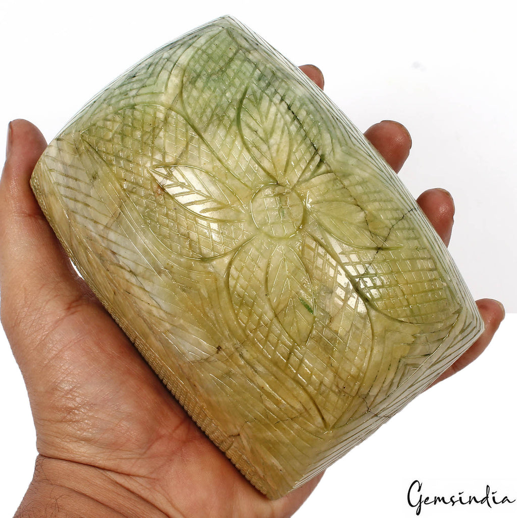 Brazilian Emerald Carving — 137x97x90mm, 2.2 Kg (11000 Ct), Brazil